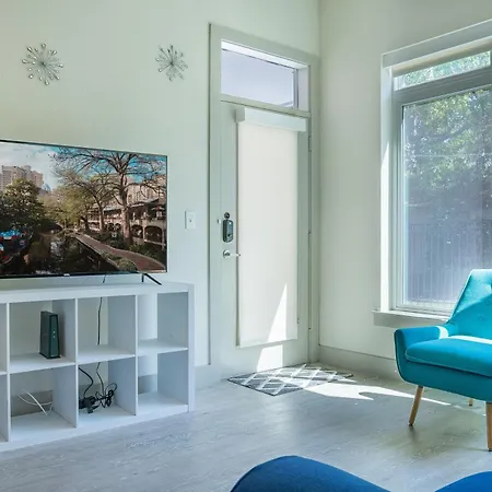 Beautiful Riverwalk Apt With Full Amenities, King Bed & Free Parking San Antonio Exterior photo
